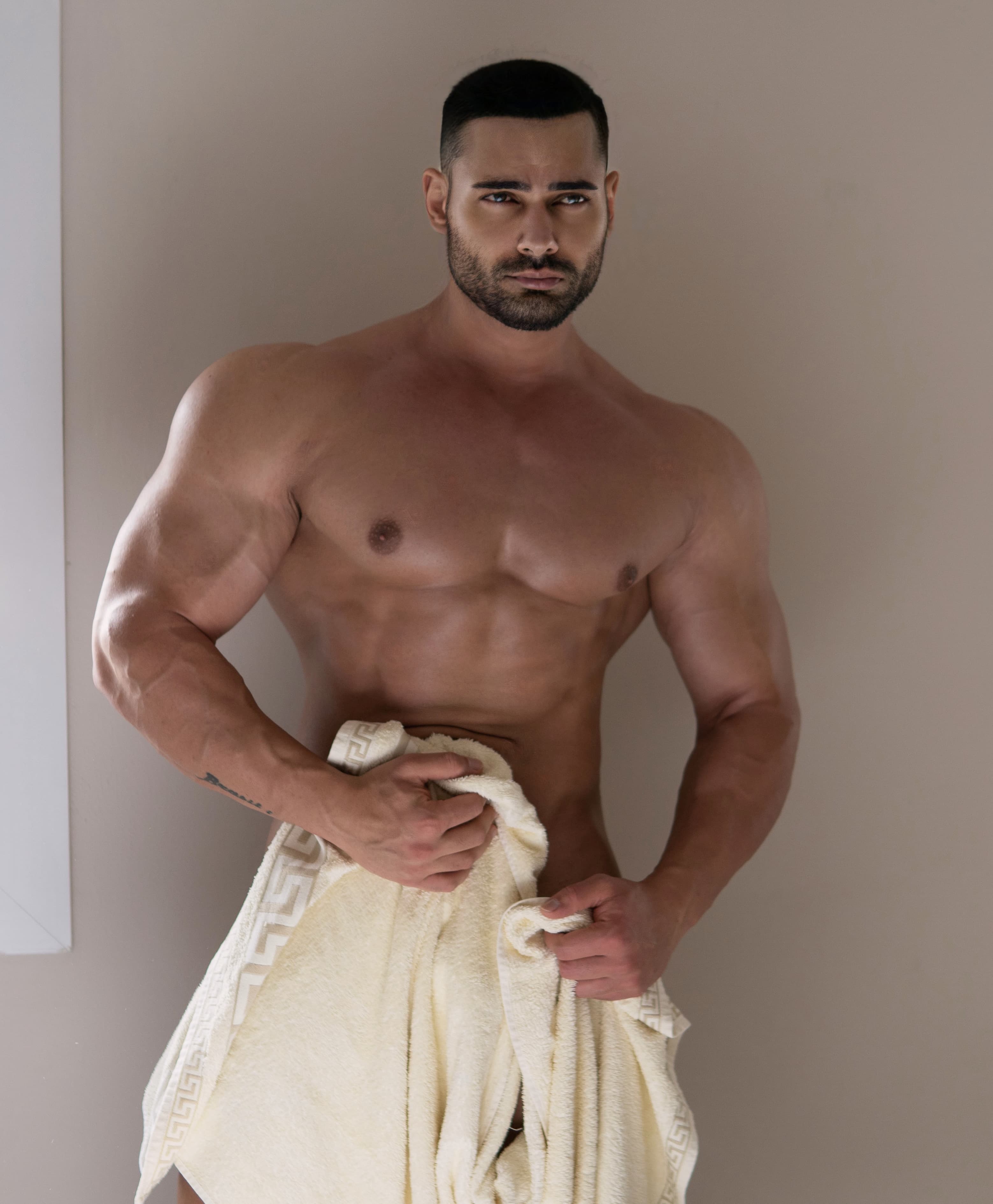 Italian hunk XXL - photo