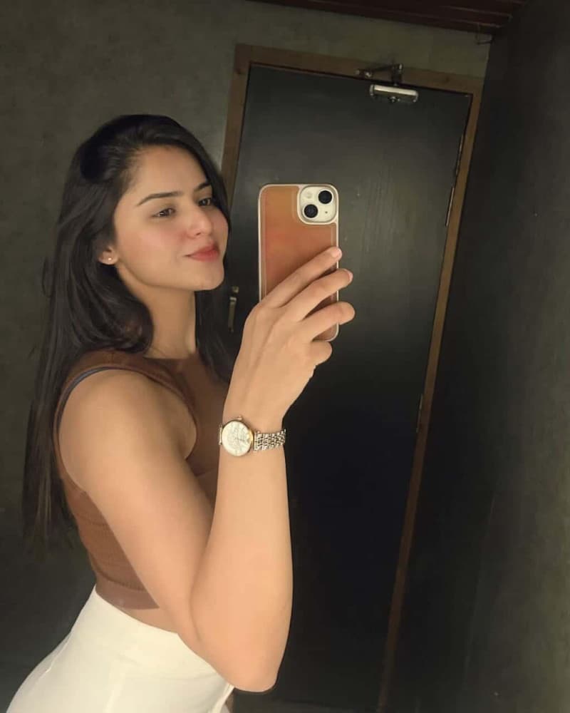 Sunaina - escort photo 1 in Dubai
