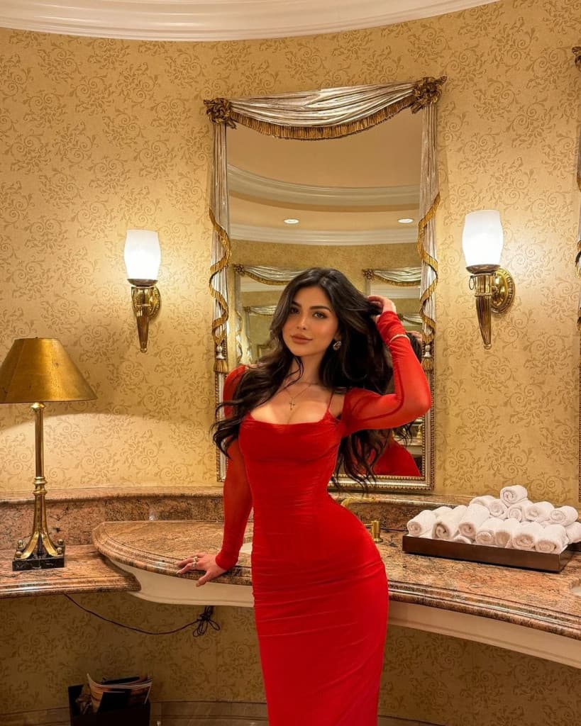Ellie Say Hi - escort photo 2 in Dubai