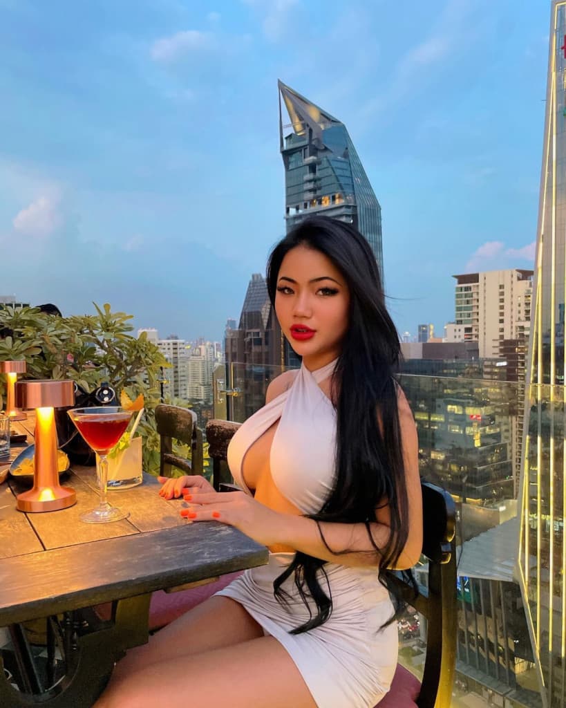 Serena - escort photo 4 in Dubai