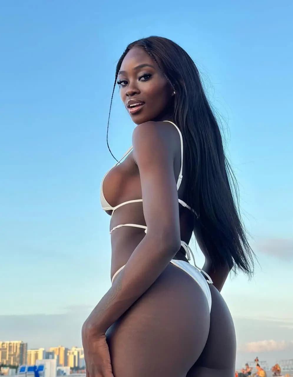 Rose - escort photo 2 in Dubai